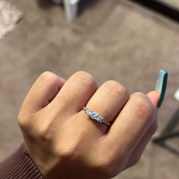 SIZE 7 ROSE GOLD PANDORA RING - Picture 1 of 4